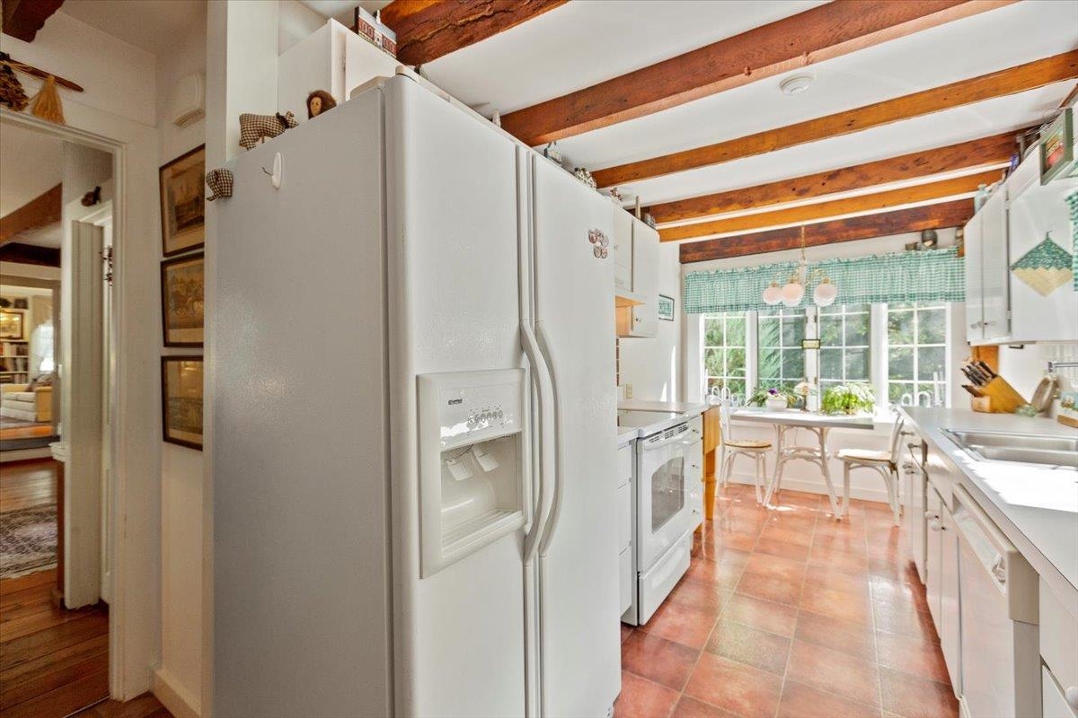 55 Monument Avenue Bennington, VT 05201 - Photo 16 of 38