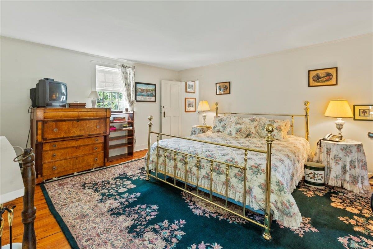 55 Monument Avenue Bennington, VT 05201 - Photo 25 of 38