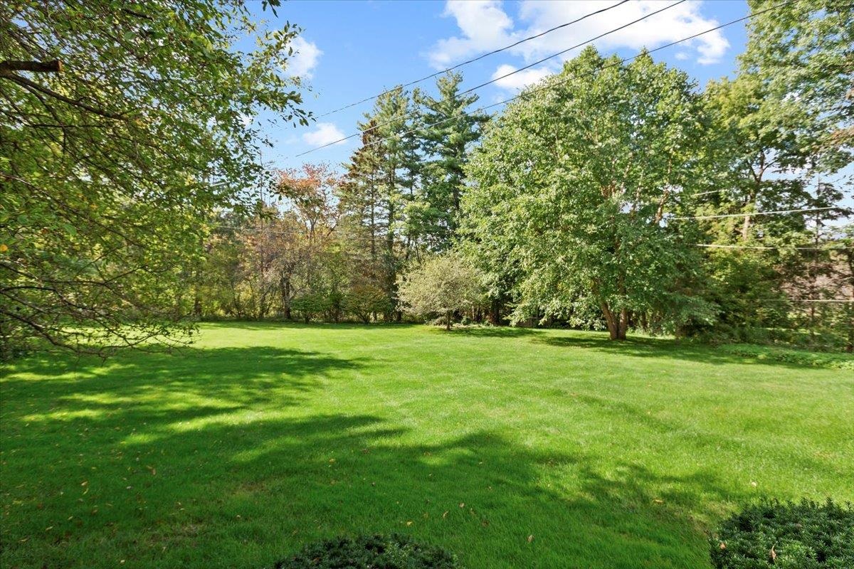 55 Monument Avenue Bennington, VT 05201 - Photo 33 of 38