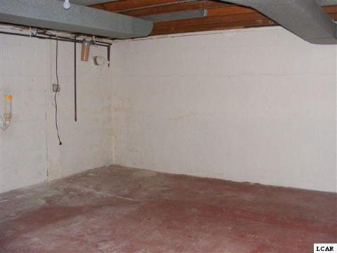2386 Airport Road Adrian, MI 49221 - Photo 7 of 10 20024254-6.JPG