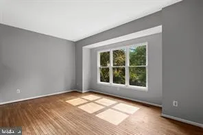 a view of empty room with window