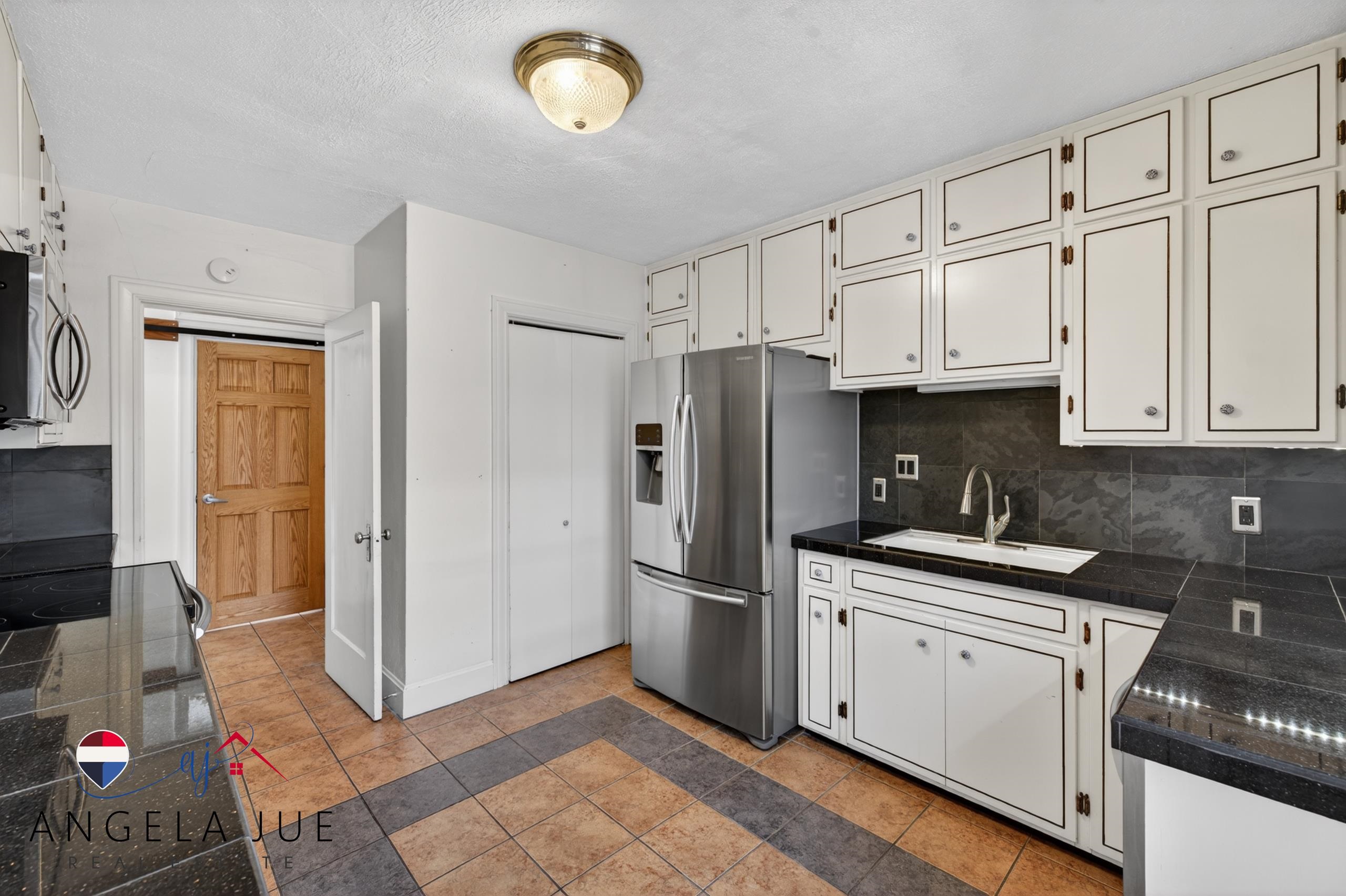 1042 South David Street Casper, WY 82601 - Photo 17 of 50