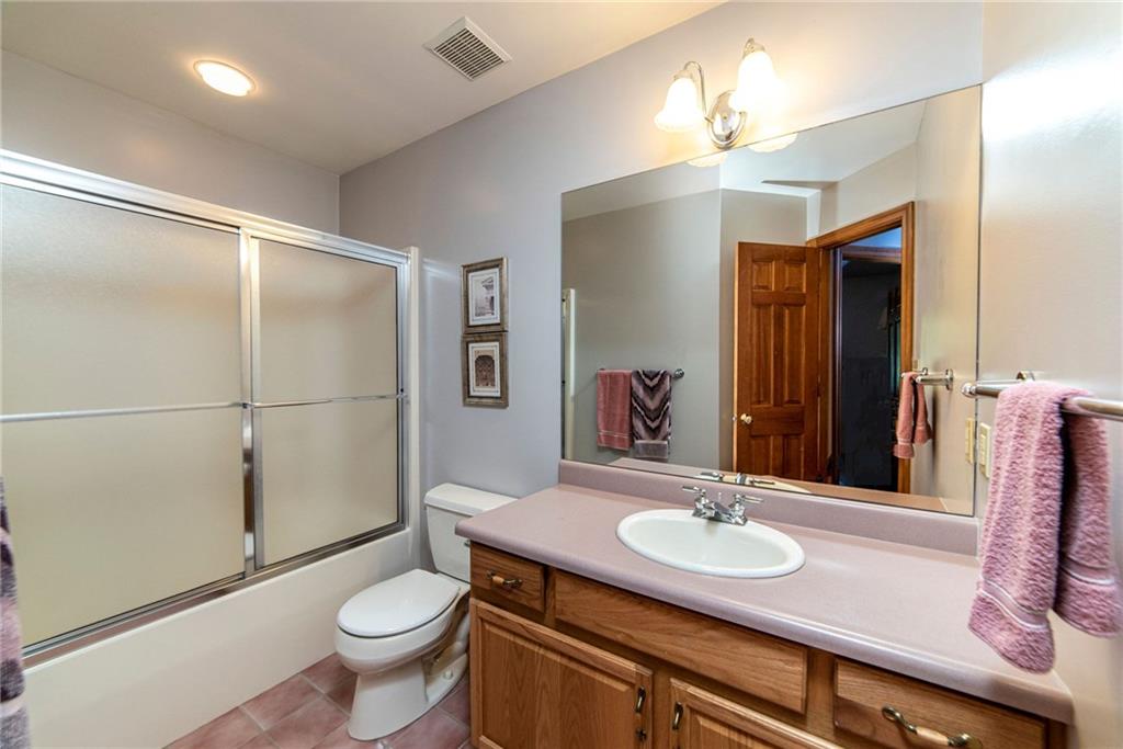 170 McDermott Road Trafford, PA 15085 - Photo 15 of 25 Hall bath on main level.