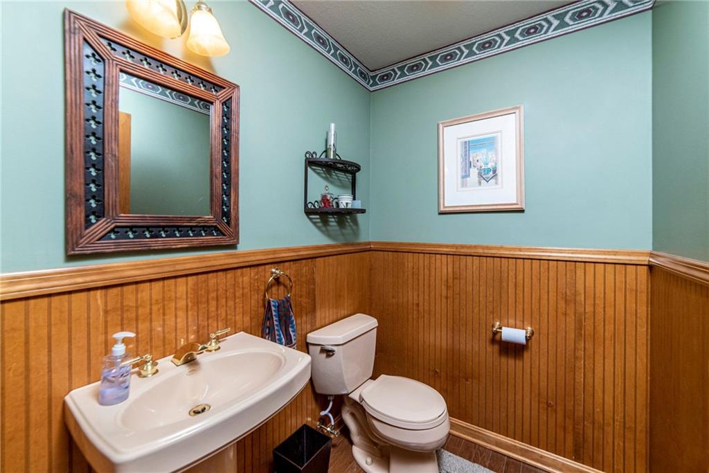 170 McDermott Road Trafford, PA 15085 - Photo 25 of 25 Main level powder room.