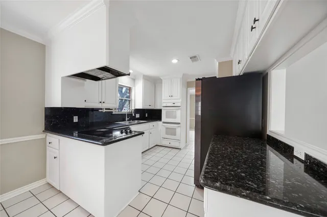 $2,650 | 16121 Singapore Lane, Jersey Village, TX 77040