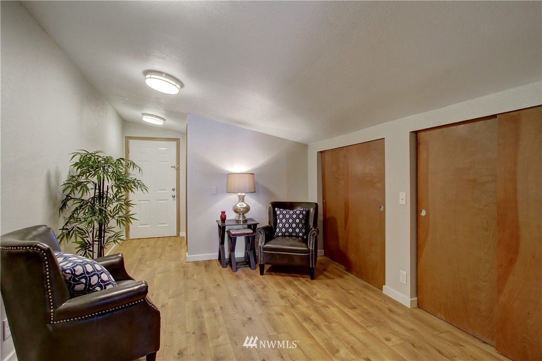 18806 129th Avenue Northeast Bothell, WA 98011 - Photo 14 of 16