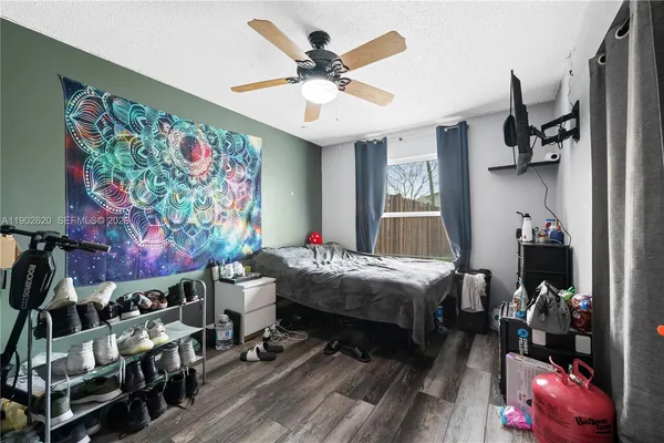 $899,999 | 10610 Southwest 128th Avenue, Miami, FL 33186