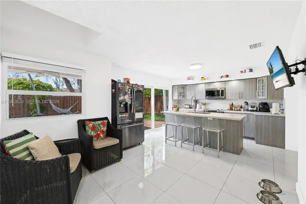 $899,999 | 10610 Southwest 128th Avenue, Miami, FL 33186