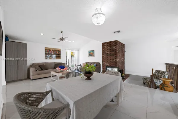 $899,999 | 10610 Southwest 128th Avenue, Miami, FL 33186