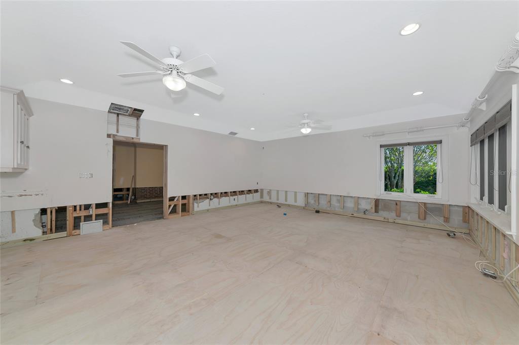 2305 Riverview Boulevard Bradenton, FL 34205 - Photo 29 of 71 a view of an empty room with a window