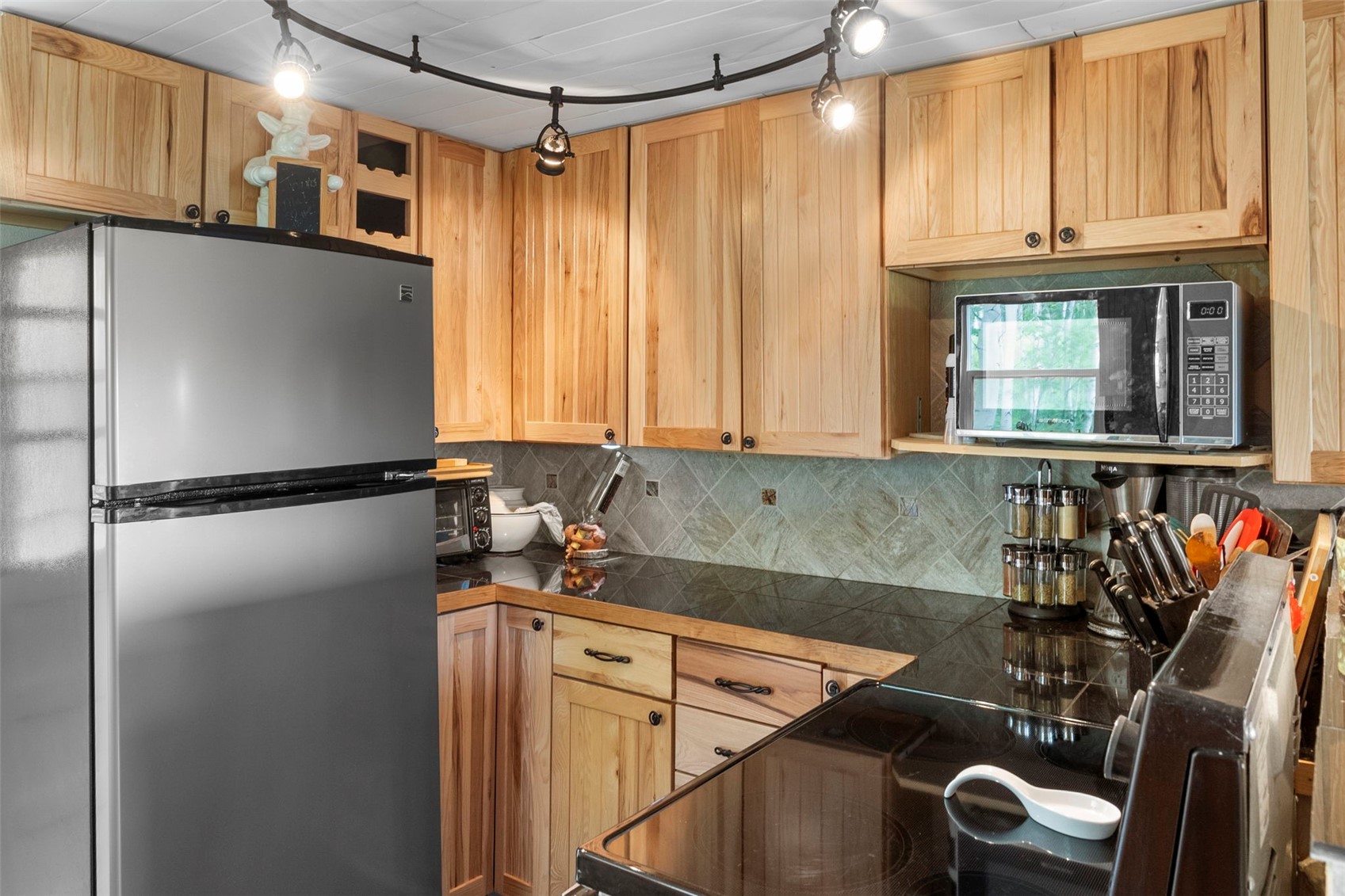 473 J Road Silverthorne, CO 80498 - Photo 9 of 38 Gallery Image 9