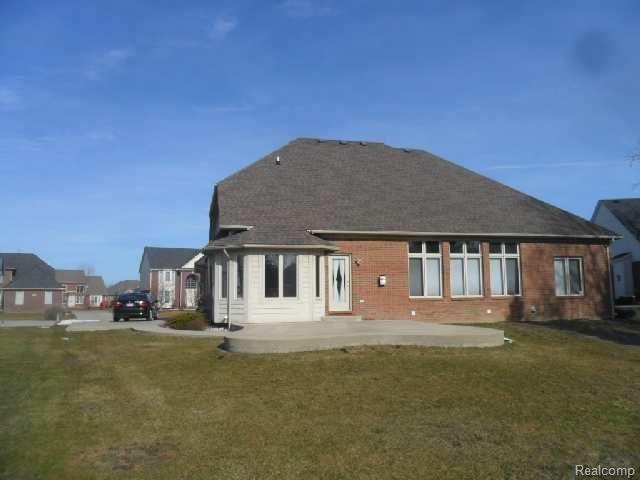 1041 Rochelle Park Drive Rochester, MI 48307 - Photo 3 of 18 SAM_0919