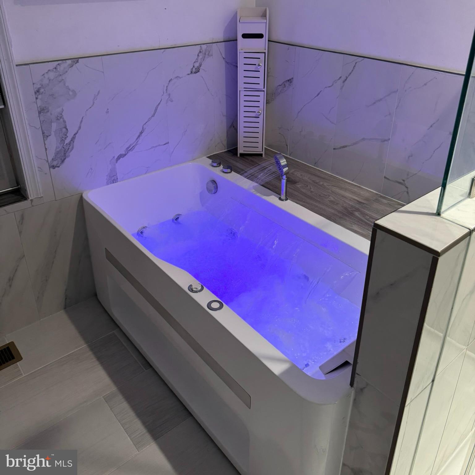 1011 Highpoint Trail Laurel, MD 20707 - Photo 27 of 57 60" Small Jacuzzi Bathtub Jetted with LED Lighting