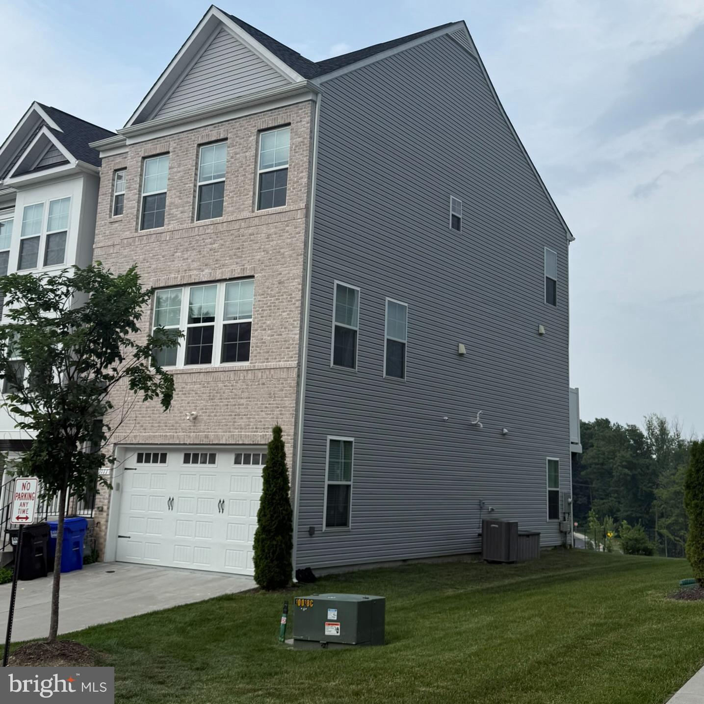 1011 Highpoint Trail Laurel, MD 20707 - Photo 4 of 57 Main Entrance side view