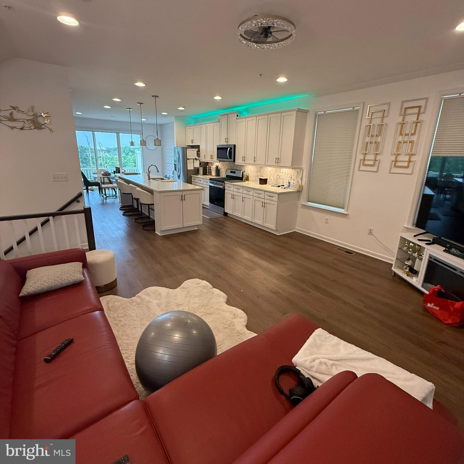 1011 Highpoint Trail Laurel, MD 20707 - Photo 50 of 57 Custom cabinets, Soft close doors, and organizers