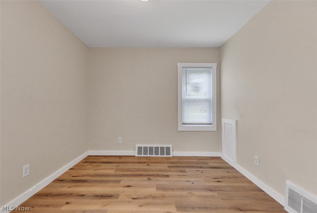 4358 Wyatt Road Cleveland, OH 44128 - Photo 11 of 31 Gallery Image 11