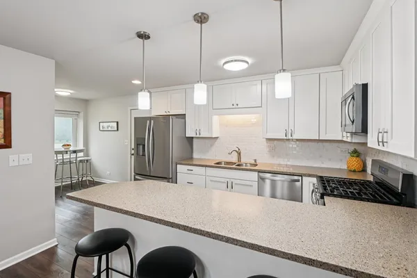 $365,000 | 1628 Hilton Head Drive, Naperville, IL 60563
