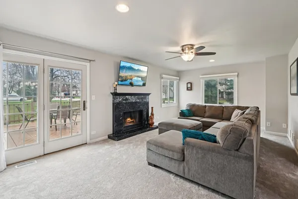 $365,000 | 1628 Hilton Head Drive, Naperville, IL 60563