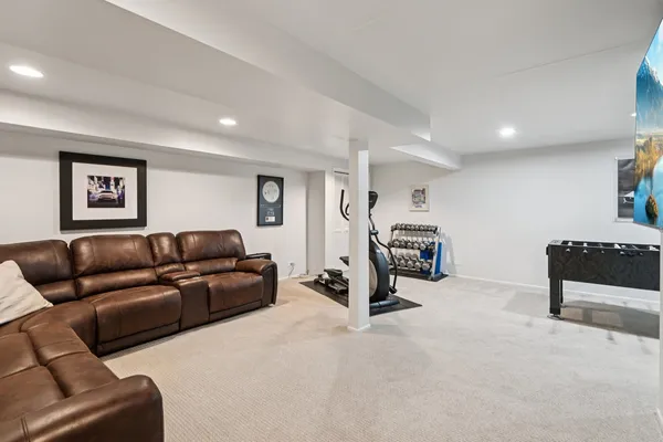 $365,000 | 1628 Hilton Head Drive, Naperville, IL 60563