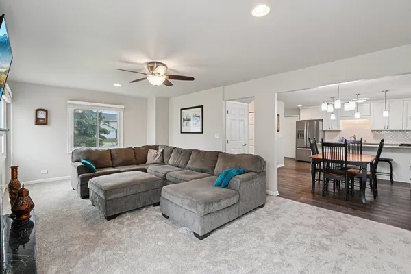 $365,000 | 1628 Hilton Head Drive, Naperville, IL 60563