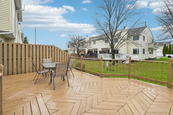 $365,000 | 1628 Hilton Head Drive, Naperville, IL 60563
