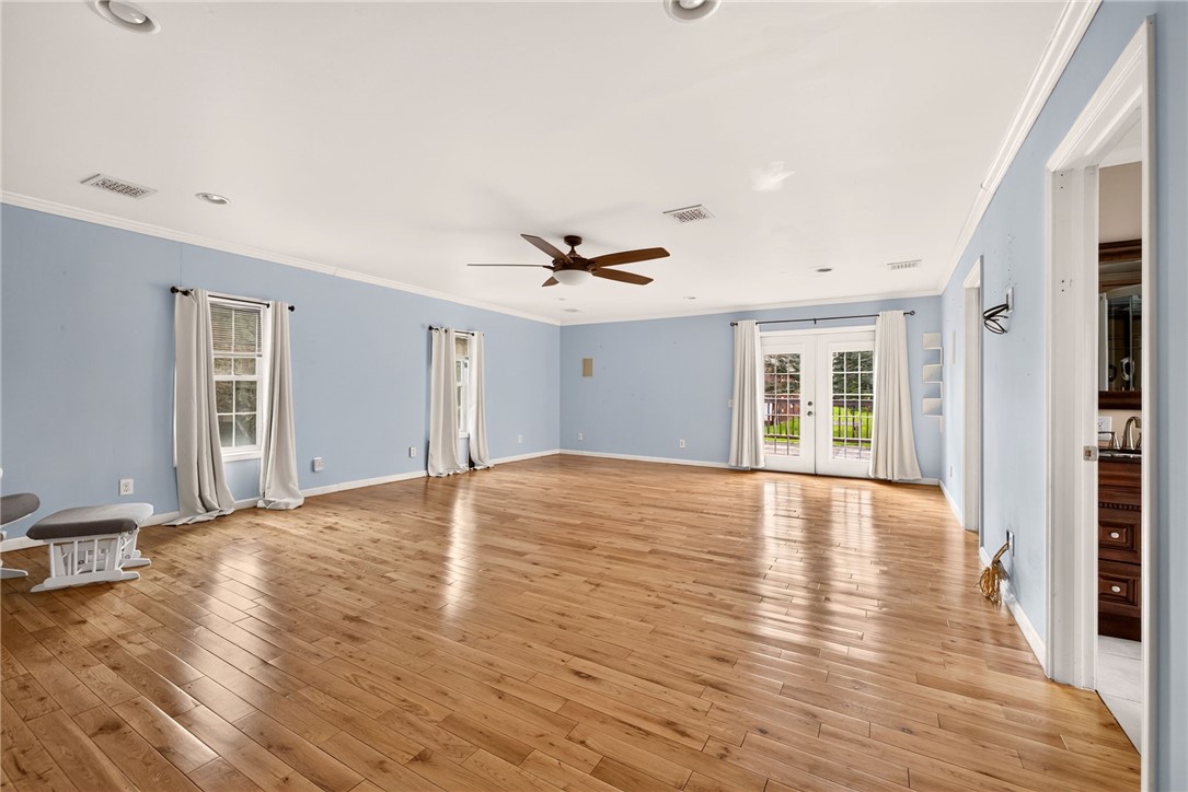 1355 Middle Road Henrietta, NY 14543 - Photo 20 of 42 Gallery Image 20
