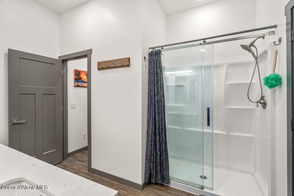 140 Wright Road Kingston, ID 83839 - Photo 8 of 21 master bath (2)