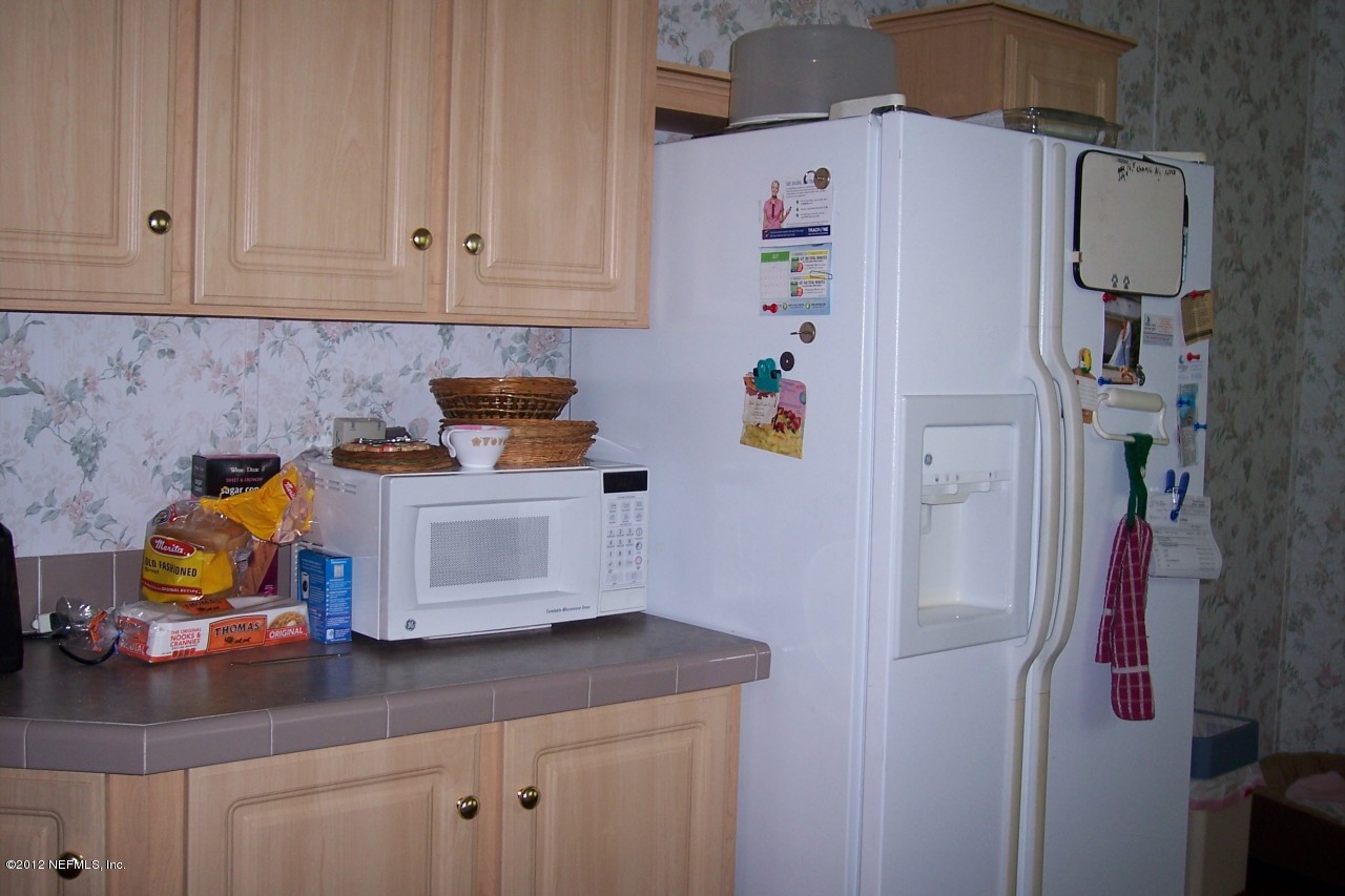 116 Ketner Road Welaka, FL 32112 - Photo 17 of 32 Kitchen view 2
