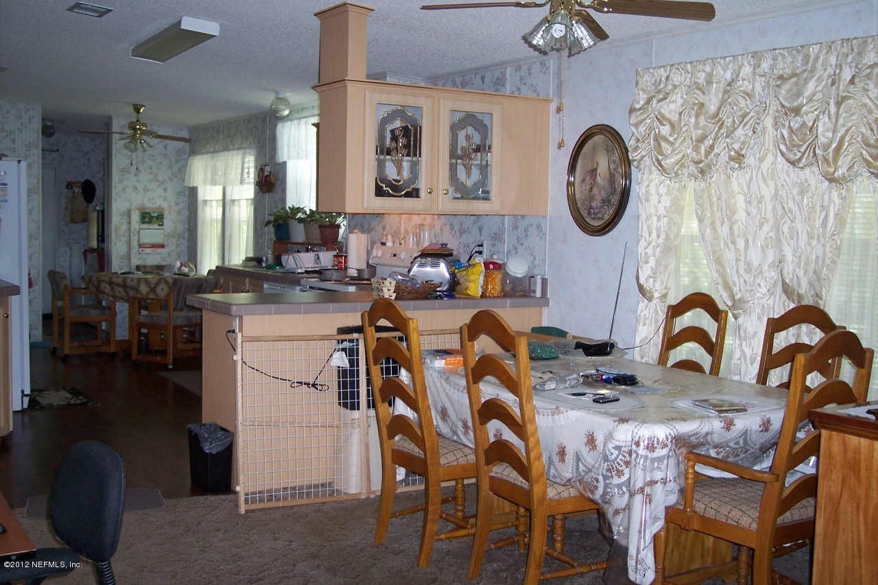 116 Ketner Road Welaka, FL 32112 - Photo 20 of 32 dining area view2