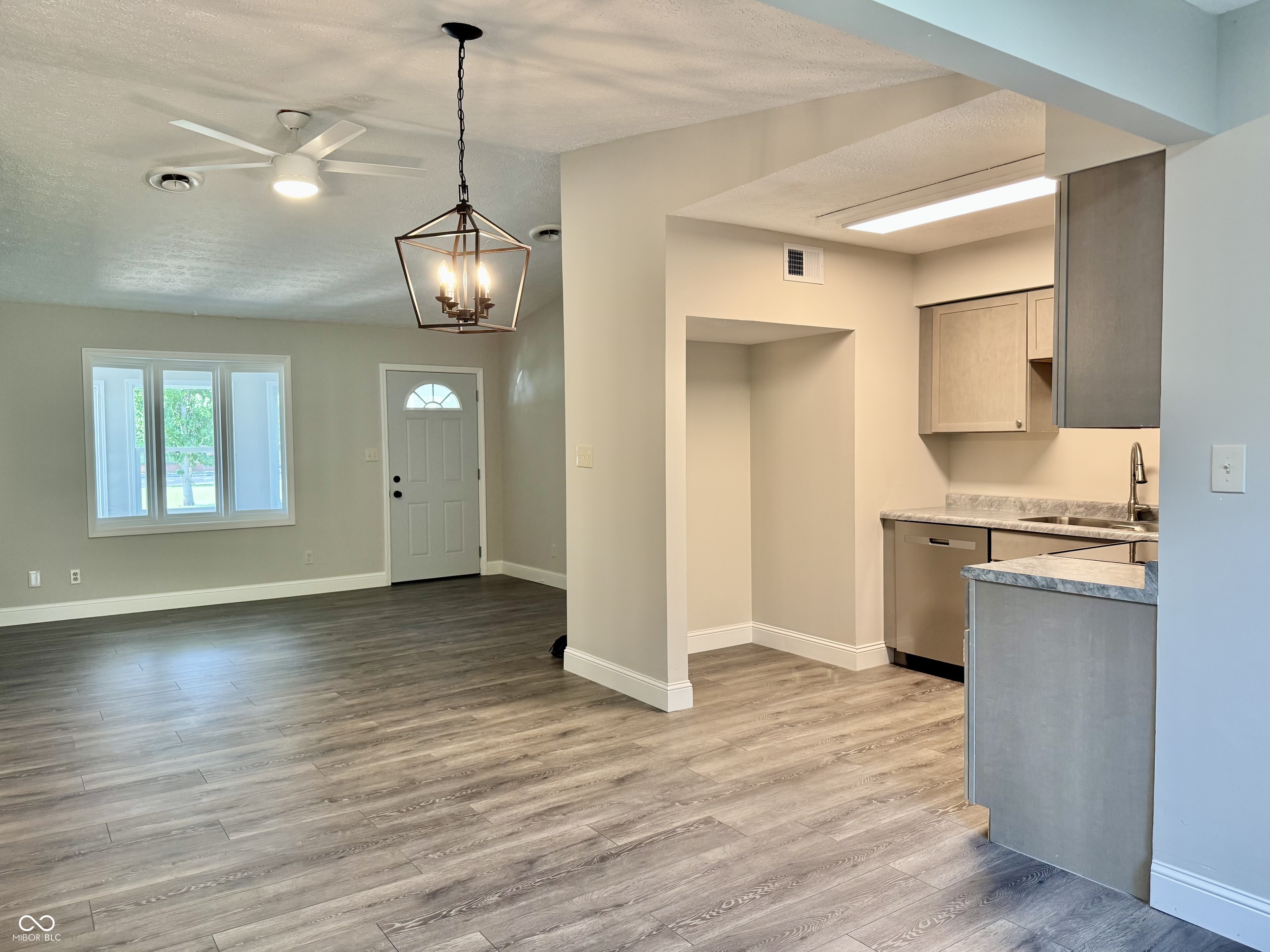 939 Sawmill Road Whiteland, IN 46184 - Photo 9 of 24 Gallery Image 9