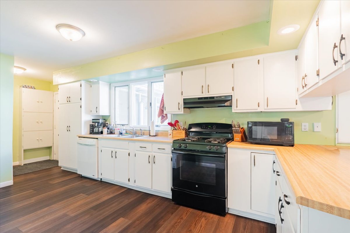 310 Rowe Drive Bloomington, IL 61701 - Photo 11 of 39