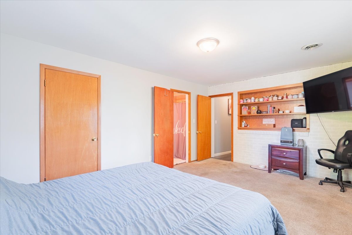 310 Rowe Drive Bloomington, IL 61701 - Photo 16 of 39