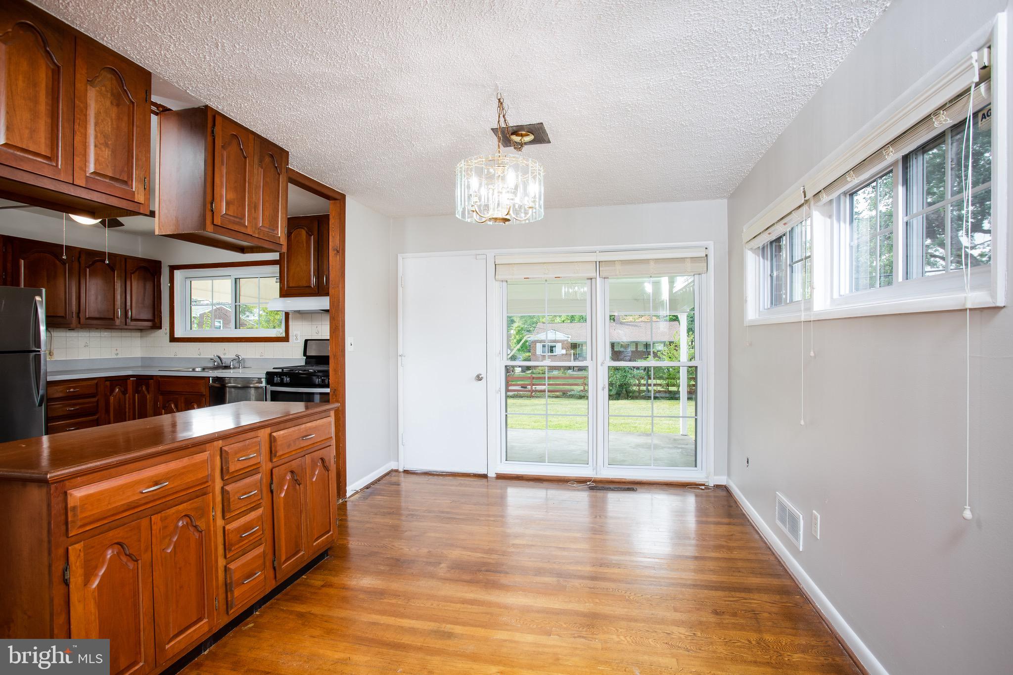 1018 Southridge Road Baltimore, MD 21228 - Photo 13 of 50