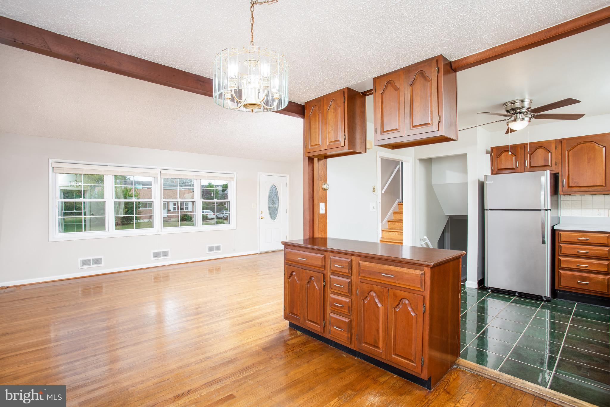 1018 Southridge Road Baltimore, MD 21228 - Photo 15 of 50