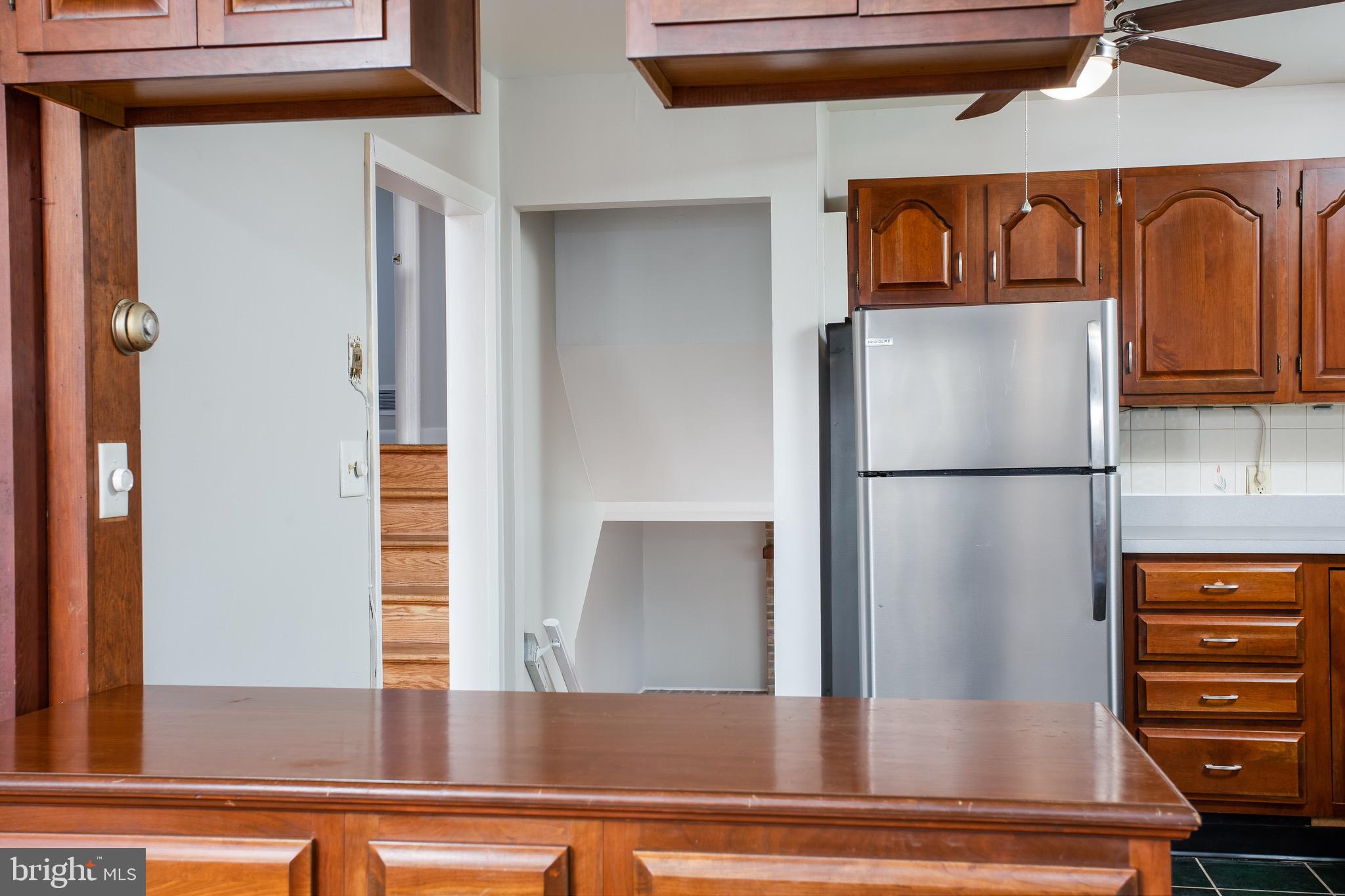 1018 Southridge Road Baltimore, MD 21228 - Photo 16 of 50