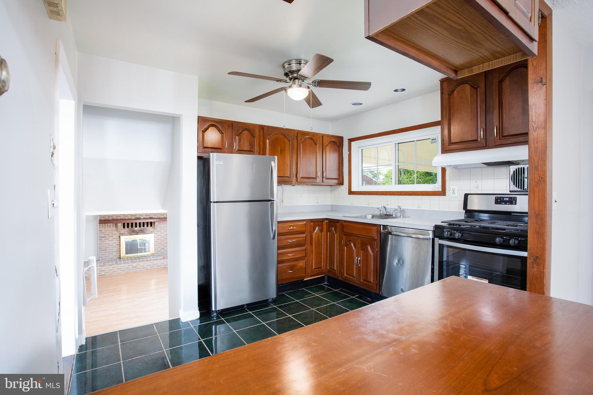 1018 Southridge Road Baltimore, MD 21228 - Photo 23 of 50