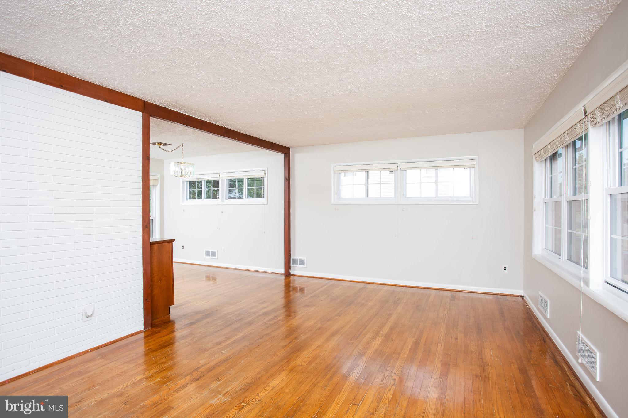 1018 Southridge Road Baltimore, MD 21228 - Photo 7 of 50