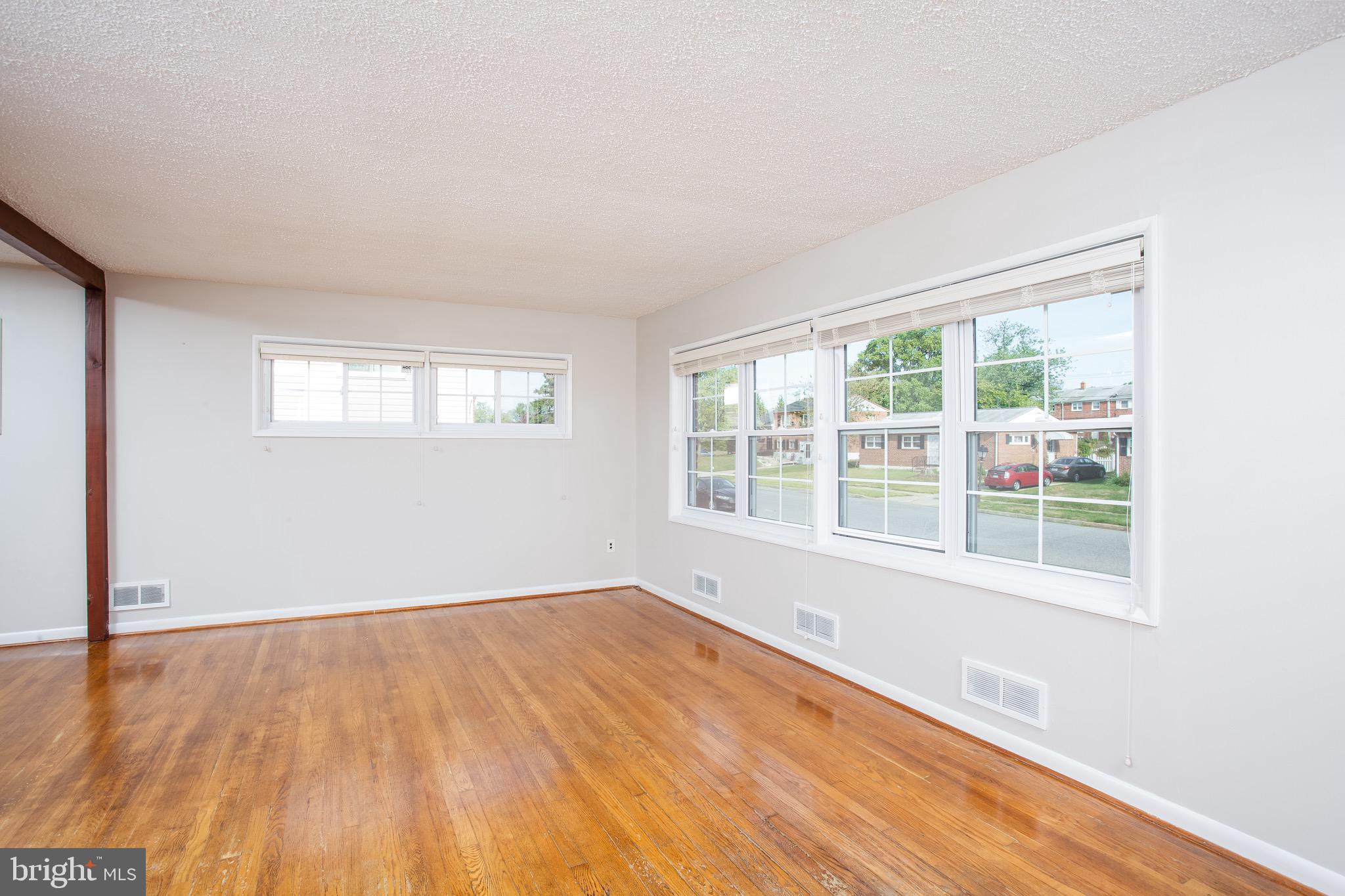 1018 Southridge Road Baltimore, MD 21228 - Photo 8 of 50