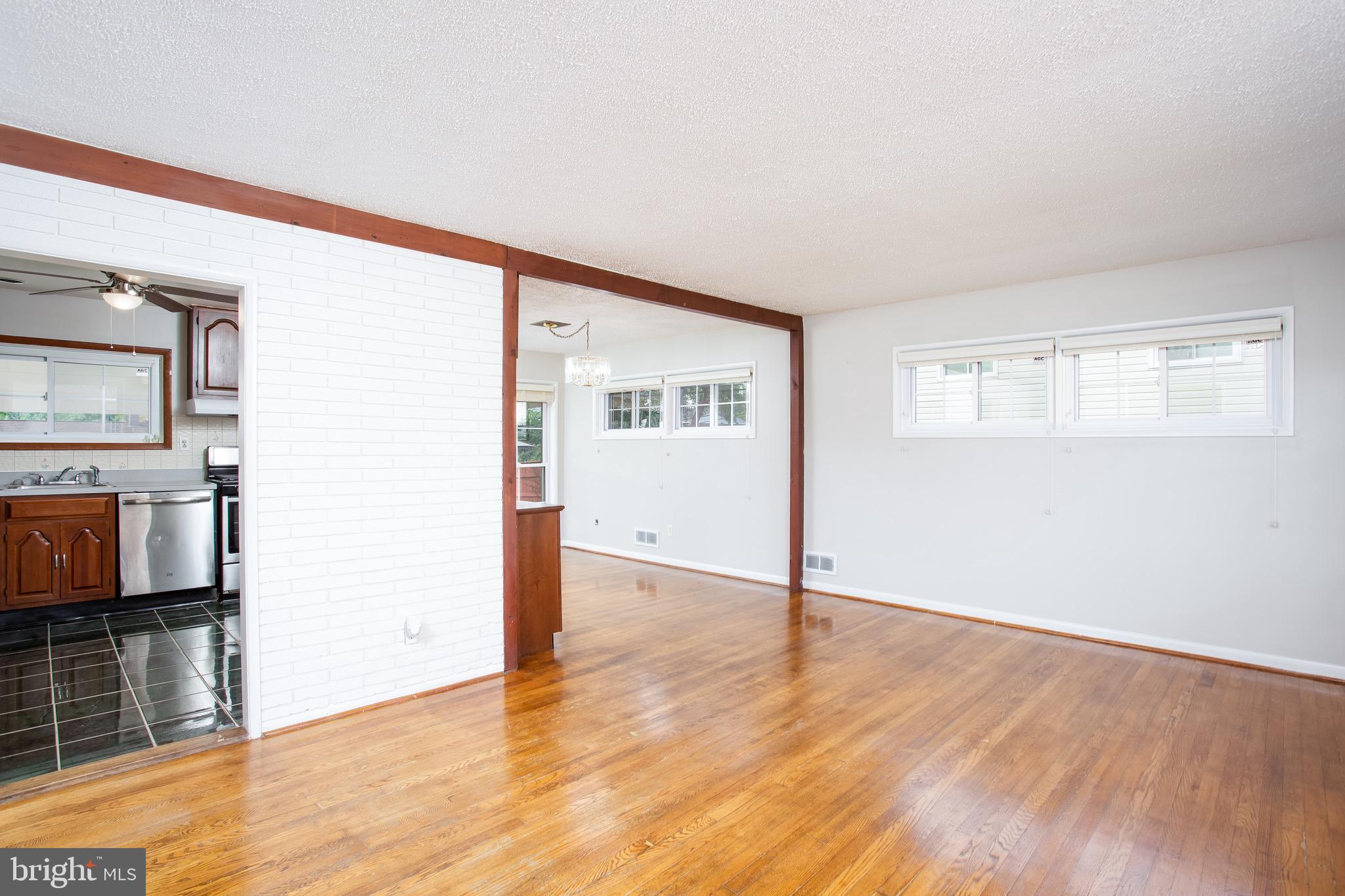 1018 Southridge Road Baltimore, MD 21228 - Photo 9 of 50