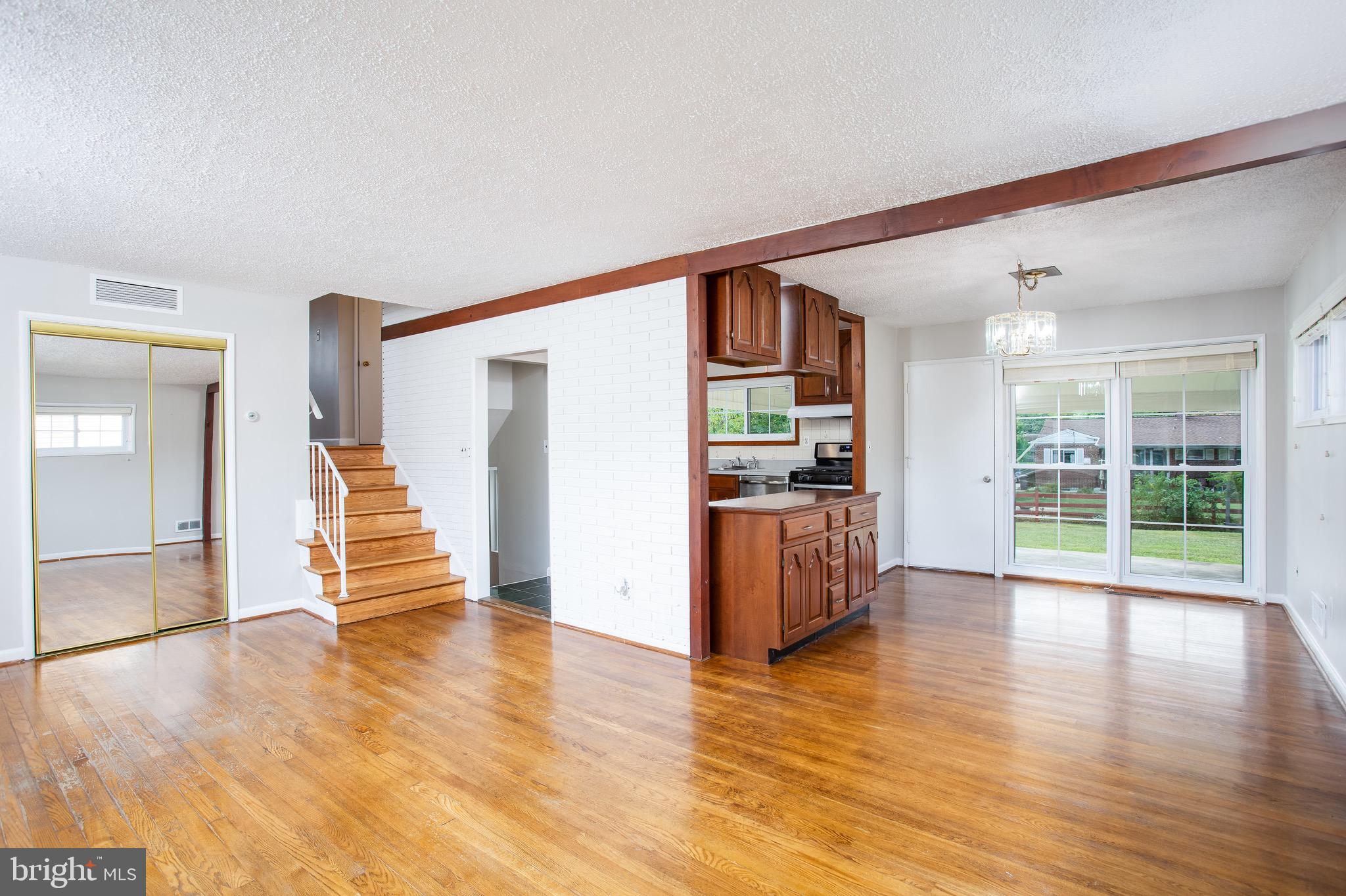 1018 Southridge Road Baltimore, MD 21228 - Photo 10 of 50