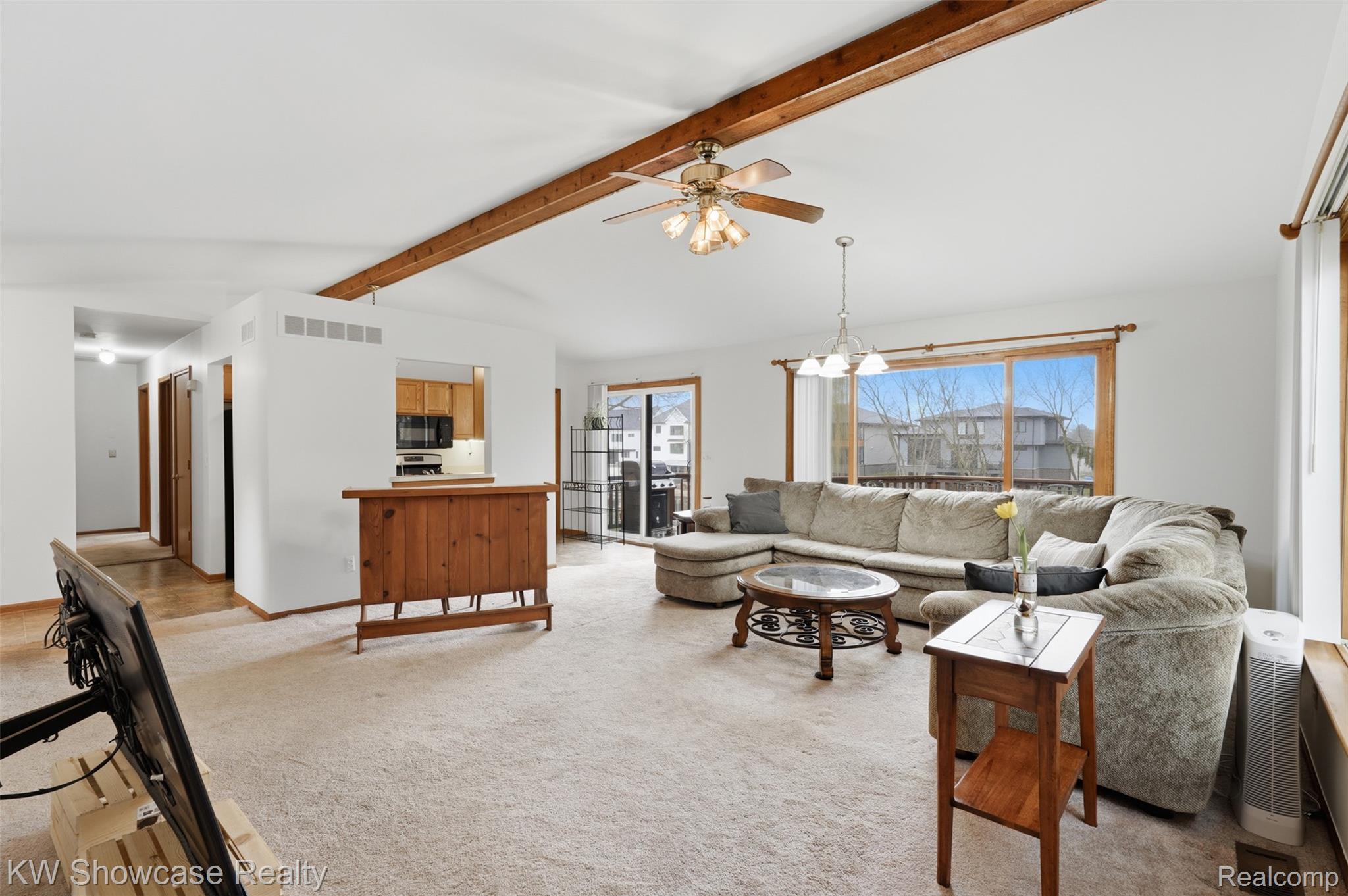 3330 Benstein Road Commerce Township, MI 48382 - Photo 4 of 40 Main Floor Great Room