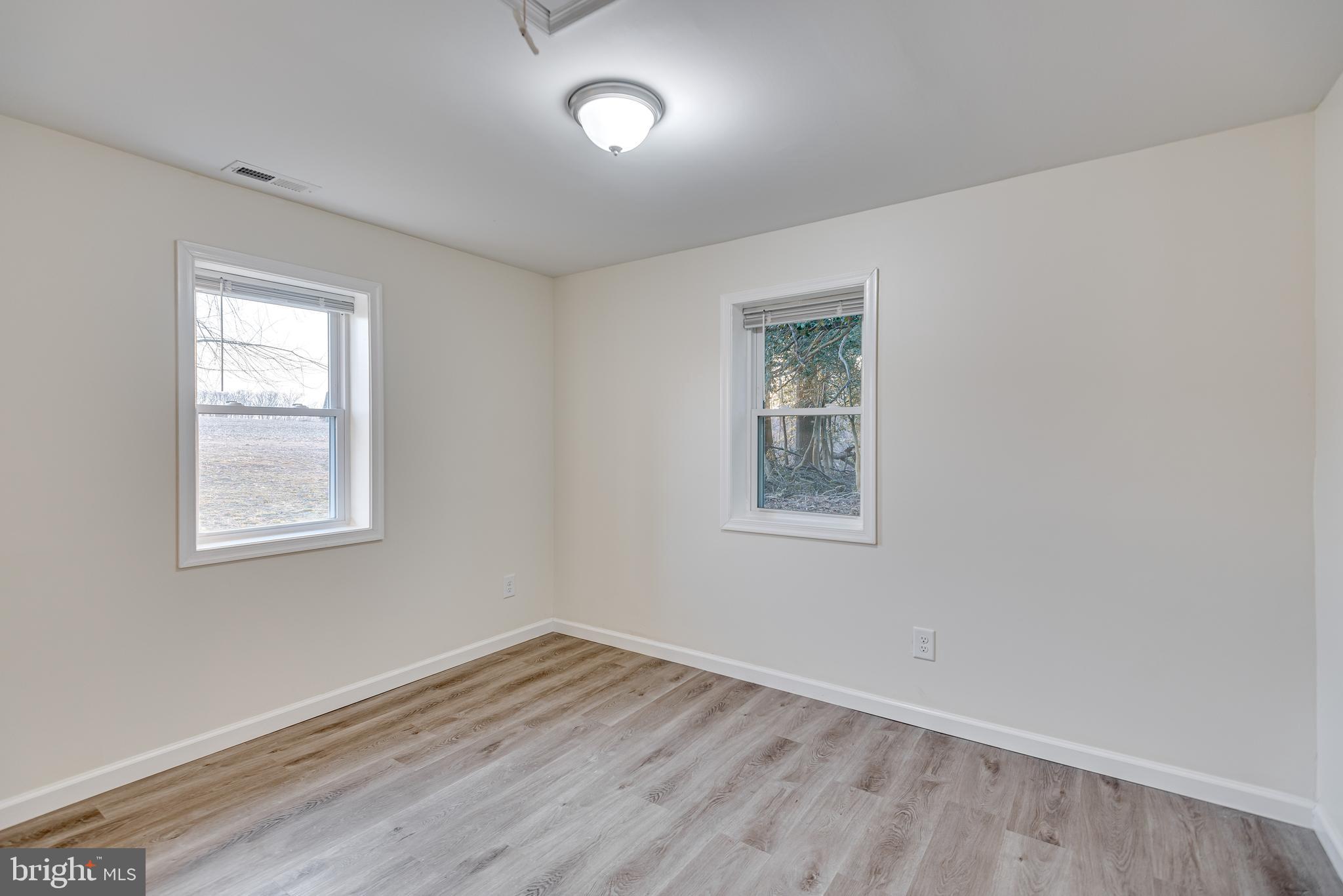 1558 Bay Head Road Annapolis, MD 21409 - Photo 16 of 33 Bedroom