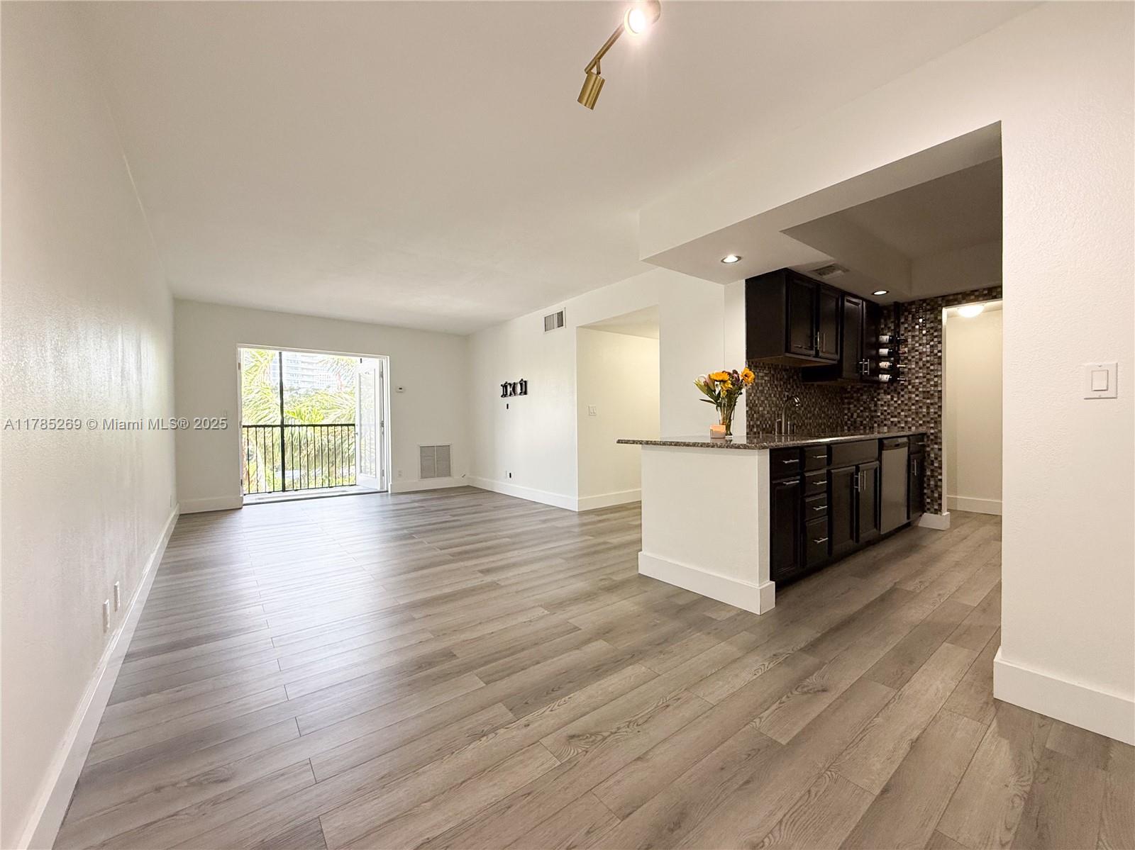 1601 South Flagler Dr Unit 211O  