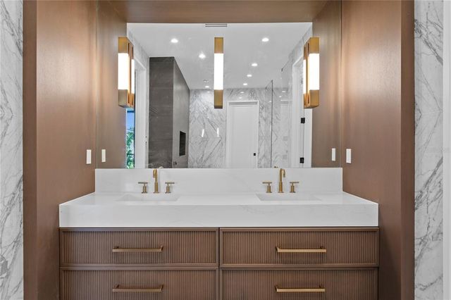 $3,700,000 | 1076 Snell Isle Boulevard Northeast, St. Petersburg, FL 33704