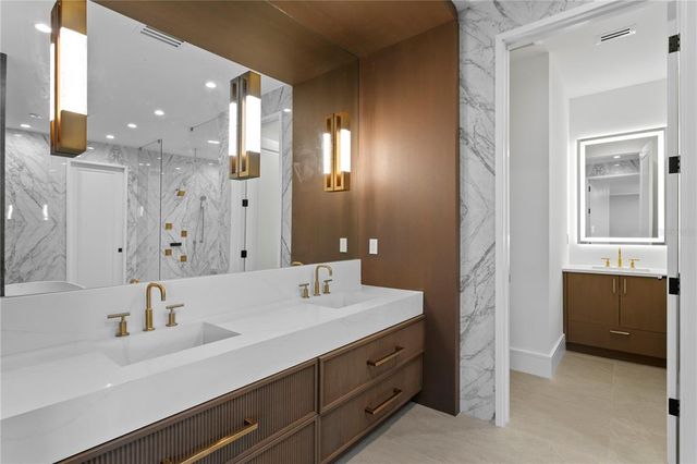 $3,700,000 | 1076 Snell Isle Boulevard Northeast, St. Petersburg, FL 33704