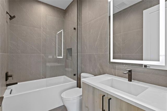 $3,700,000 | 1076 Snell Isle Boulevard Northeast, St. Petersburg, FL 33704