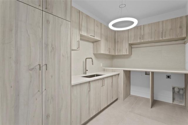 $3,700,000 | 1076 Snell Isle Boulevard Northeast, St. Petersburg, FL 33704