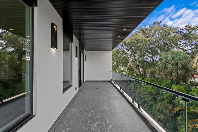 $3,700,000 | 1076 Snell Isle Boulevard Northeast, St. Petersburg, FL 33704