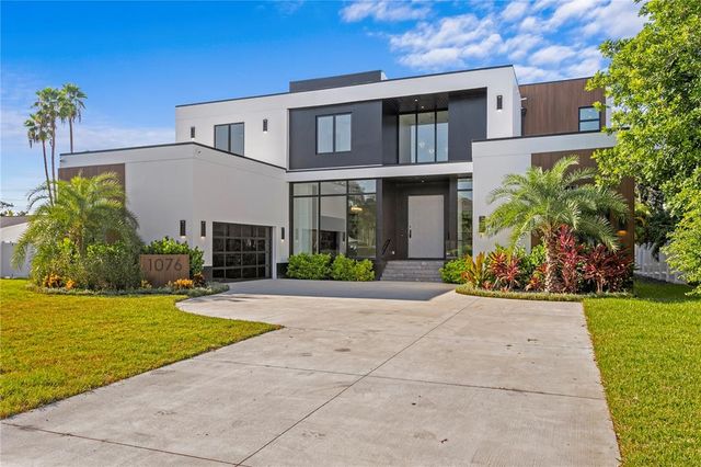 $3,700,000 | 1076 Snell Isle Boulevard Northeast, St. Petersburg, FL 33704