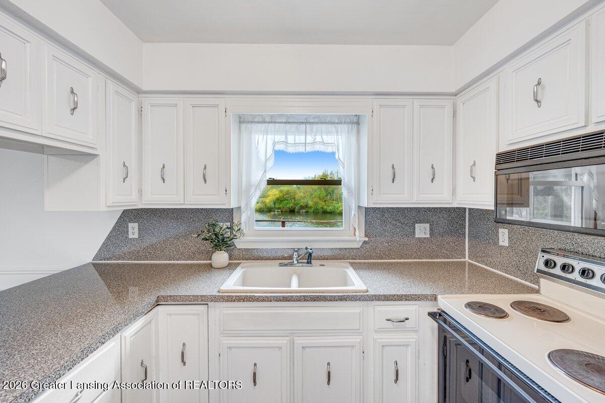 9730 South Luce Road Perrinton, MI 48871 - Photo 7 of 42 DSC02547- New (1)